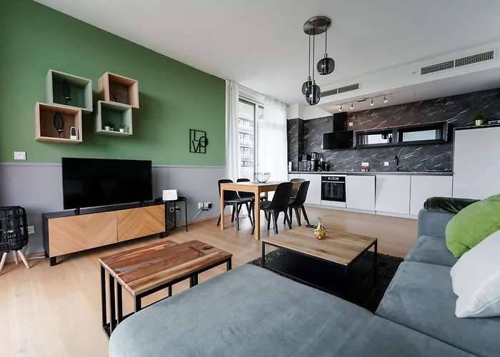 Wonderful With 2 Bedrooms And Pool And Parking וינה
