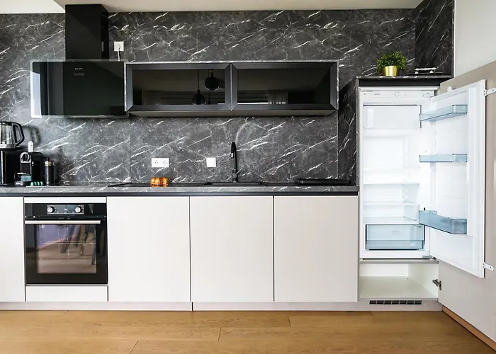 דירה Wonderful With 2 Bedrooms And Pool And Parking וינה