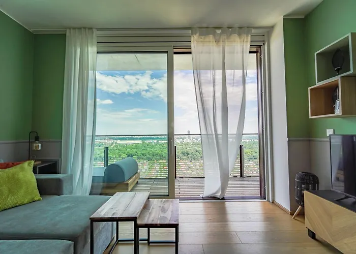 Wonderful With 2 Bedrooms And Pool And Parking דירה *