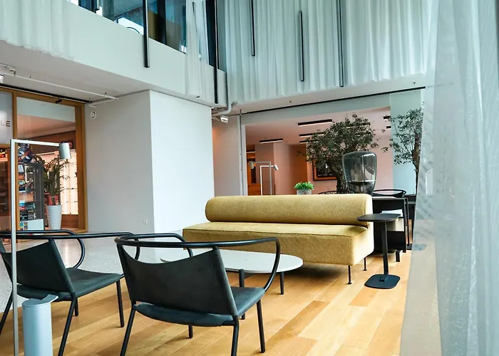 דירה Wonderful With 2 Bedrooms And Pool And Parking וינה