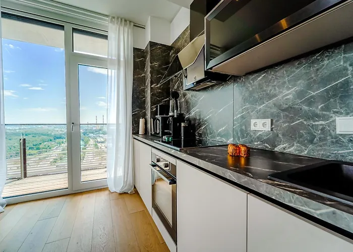Wonderful With 2 Bedrooms And Pool And Parking דירה