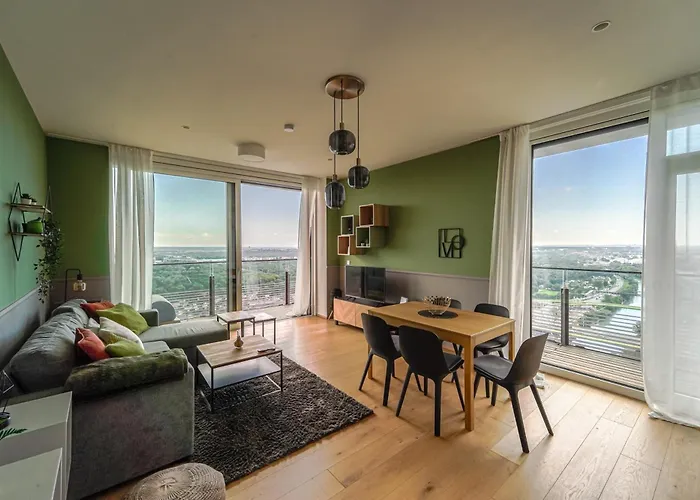 Wonderful With 2 Bedrooms And Pool And Parking דירה