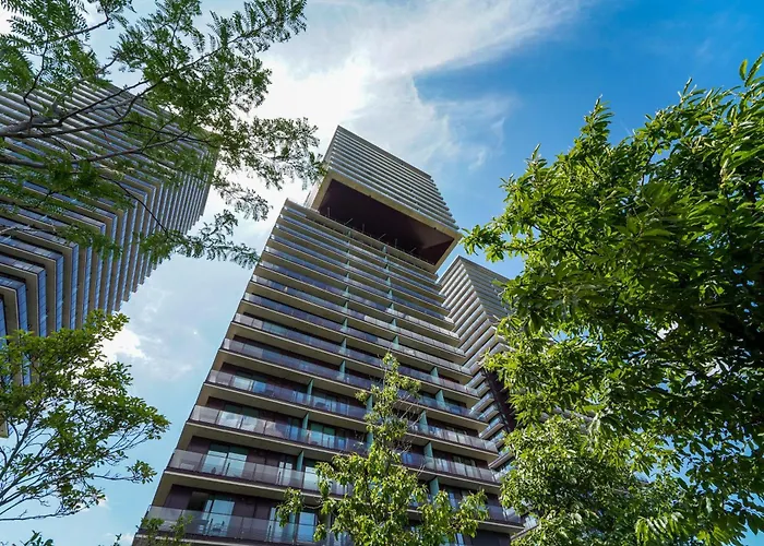 Wonderful With 2 Bedrooms And Pool And Parking