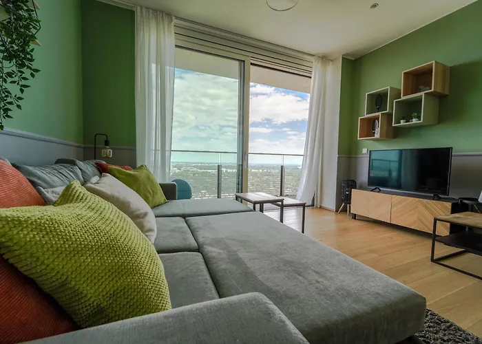 Wonderful With 2 Bedrooms And Pool And Parking דירה *
