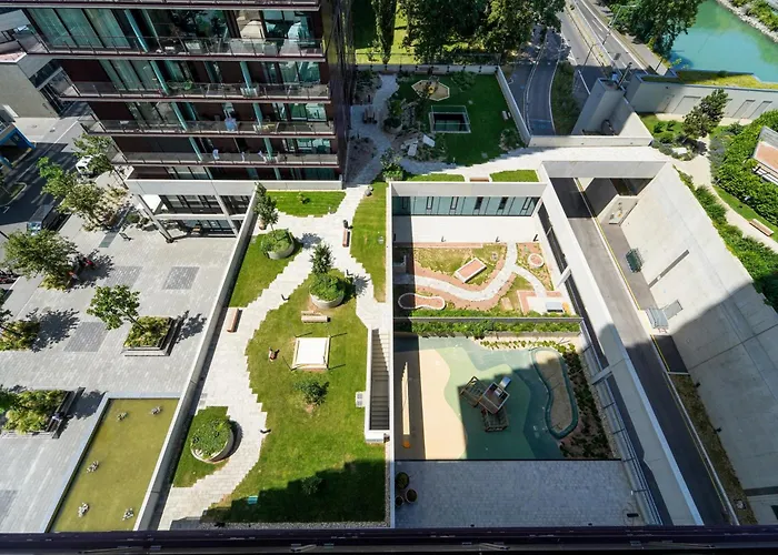Wonderful With 2 Bedrooms And Pool And Parking וינה