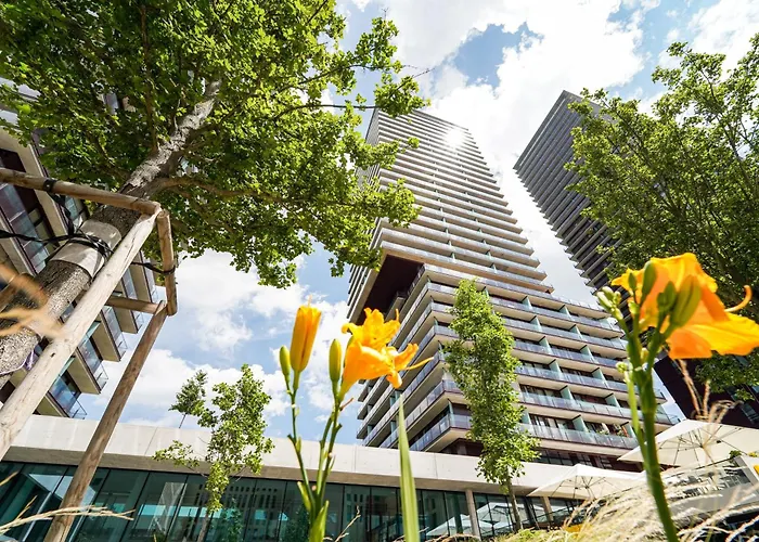 Wonderful With 2 Bedrooms And Pool And Parking דירה וינה
